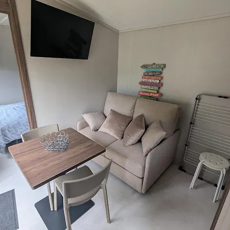 Tiny House Climatisee Avec Piscine A 15 Min De La Cite De Carcassonne