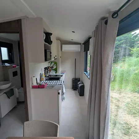 Nyaraló Tiny House Climatisee Avec Piscine A 15 Min De La Cite De Carcassonne Roullens