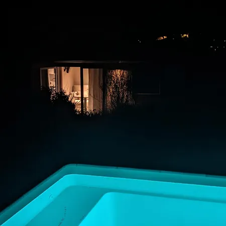 Tiny House Climatisee Avec Piscine A 15 Min De La Cite De Carcassonne